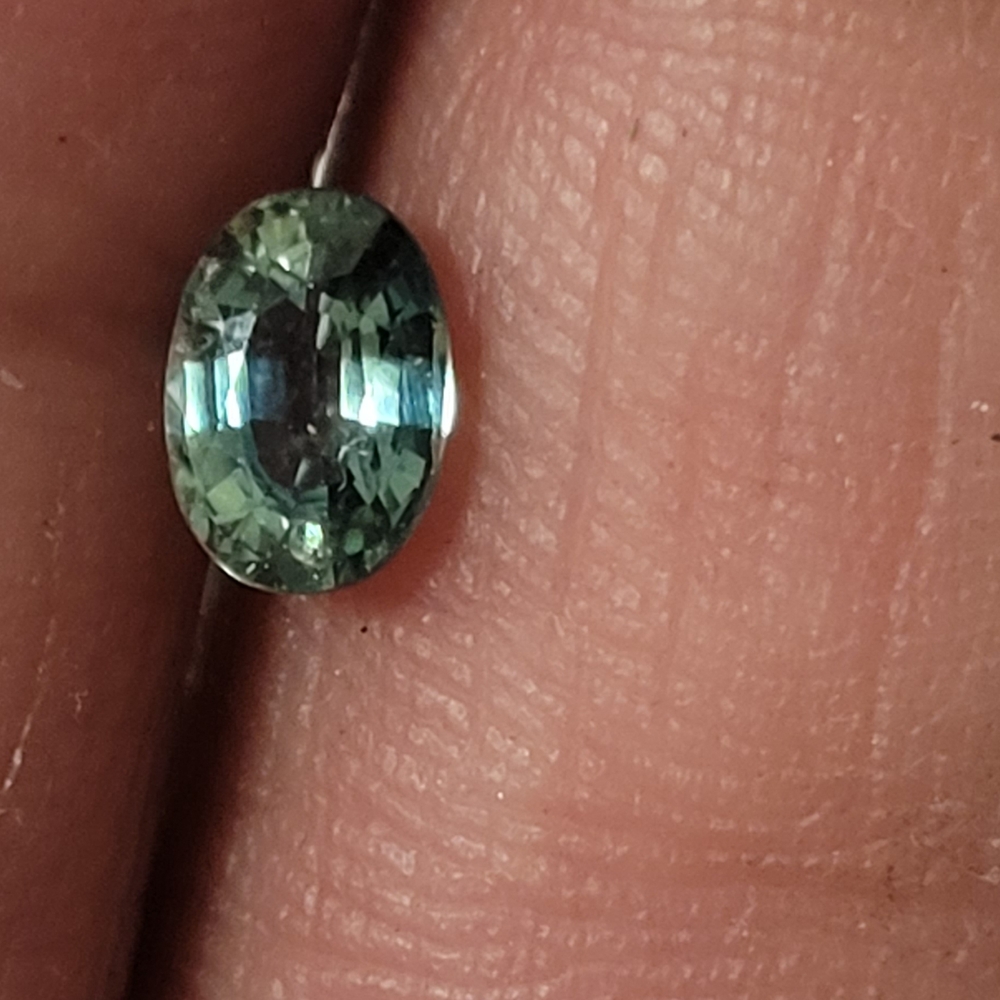 Natural Color Changing ALEXANDRITE OVAL GEM GREEN TO PURPLR